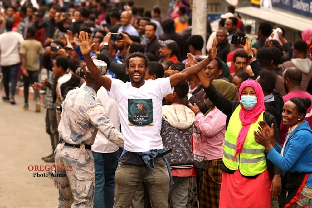 Η θριαμβευτική επιστροφή των Αιθίοπων αθλητών στη χώρα τους μετά το Παγκόσμιο Πρωτάθλημα του Όρεγκον (Pics) runbeat.gr 