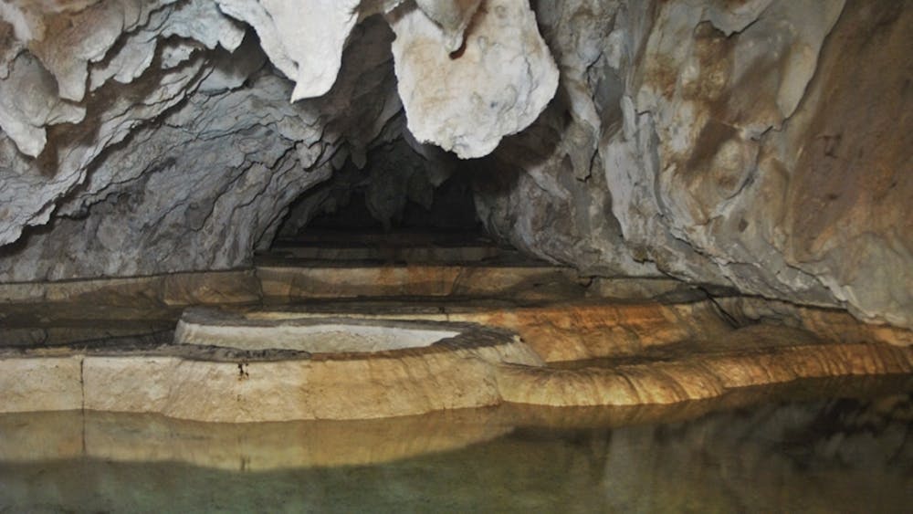 Πεζοπορία στο Νομό Φωκίδας, μέσα στα έλατα με φανταστική θέα σε καταπράσινο τοπίο (Pics) runbeat.gr