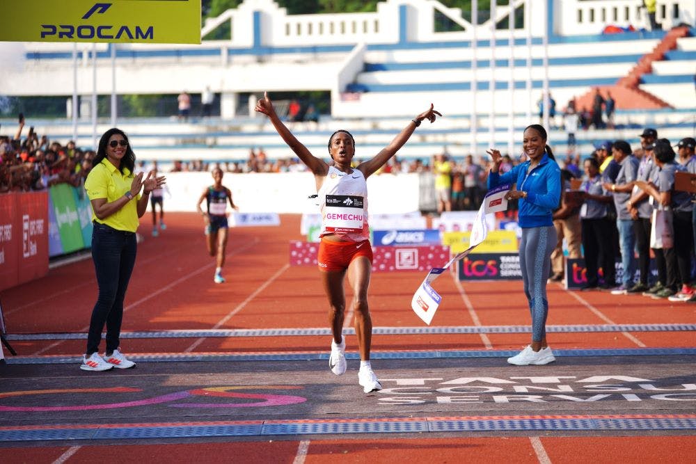 Πρωτιά για τον Sabastian Sawe και την Tsehay Gemechu στην Ινδία runbeat.gr