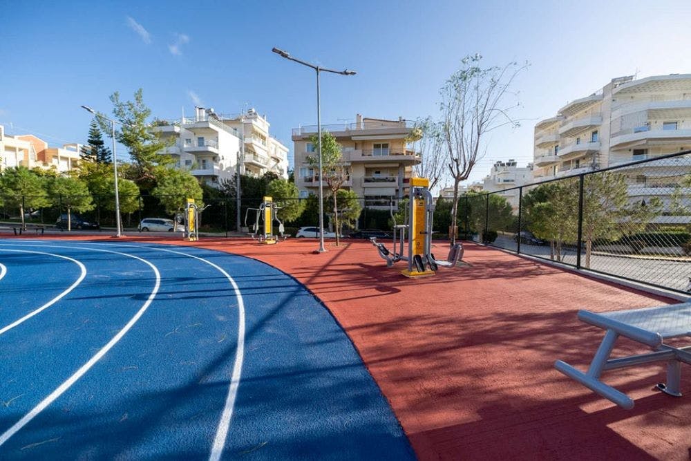 Στη διάθεση των πολιτών από σήμερα το ανοικτό γήπεδο στίβου στη Γλυφάδα (pics) runbeat.gr 