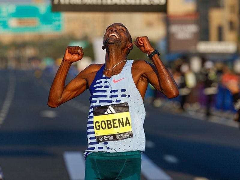 Μαραθώνιος Ντουμπάι: Εκπληκτικό ντεμπούτο από τον 19χρονο Gobena που νίκησε με 2:05:01! (Vid)