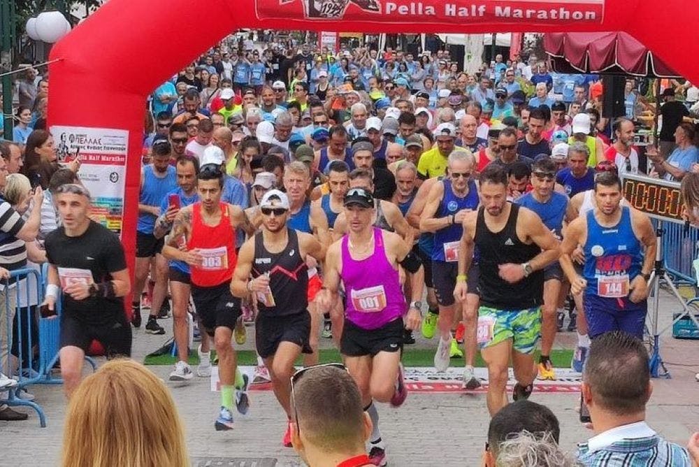 Το νήμα έκοψε ο Mykhaylo Puzanov στον «Pella Half Marathon» Δρόμος Θυσίας Γιαννιτσών