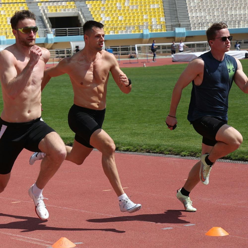 Έξι γκρουπ από το εξωτερικό προπονούνται στο Ηράκλειο της Κρήτης runbeat.gr