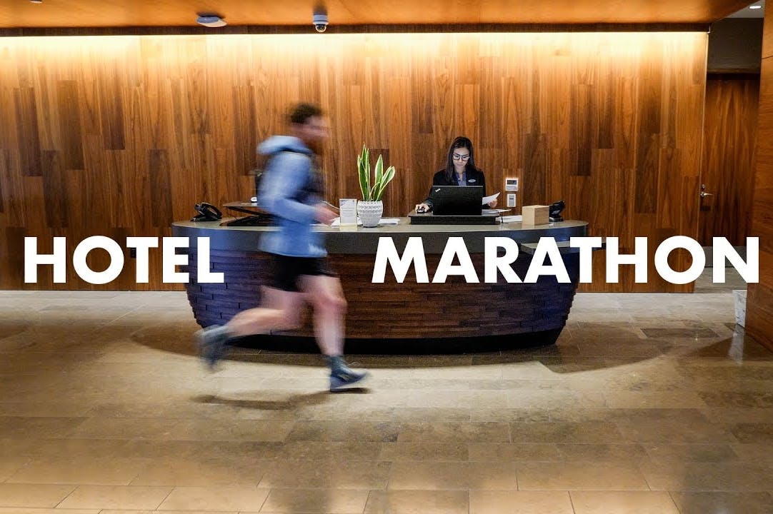 YouTuber έτρεξε έναν μαραθώνιο σε πολυτελές ξενοδοχείο! (Vid)
