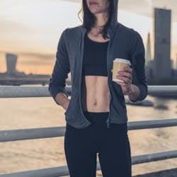 Νέα μελέτη έδειξε ότι η καφεΐνη βοηθάει τους σπρίντερ να τρέξουν γρηγορότερα