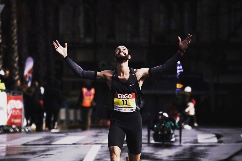 Γ. Καλαπόδης: Ξεκίνησε το τρέξιμο στα 24 και ο μαραθώνιος έγινε τρόπος ζωής! runbeat.gr