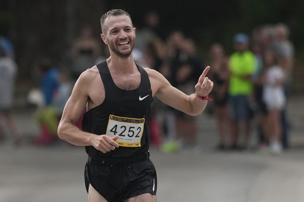 Γιώργος Καλαπόδης: Συνδυάζοντας δουλειά και προπονήσεις για το ατομικό ρεκόρ στη Σεβίλλη runbeat.gr