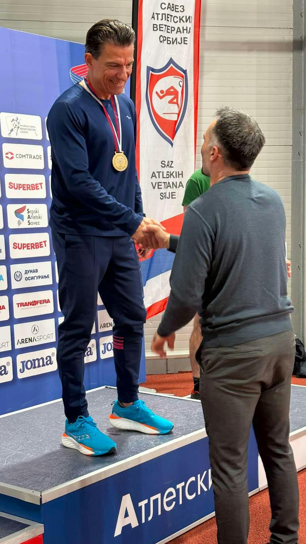 Διπλό χρυσό και νέο πανελλήνιο ρεκόρ για τον Νίκο Κόκκο στους Βαλκανικούς Αγώνες Masters Κλειστού Στίβου Ανοιχτής Συμμετοχής! runbeat.gr