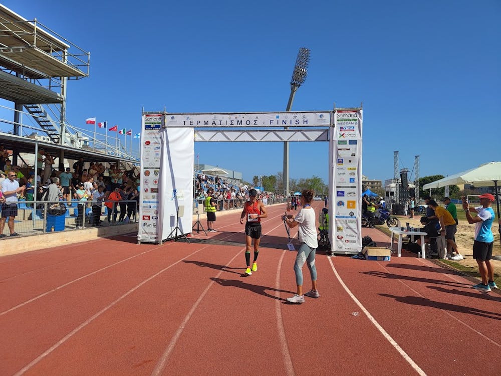 8ος Μαραθώνιος Κρήτης: Απόλυτος κυρίαρχος ο Ελβετός Von Wartburg – Κορυφαίος Χανιώτης όλων των εποχών ο Κουτρούλης runbeat.gr