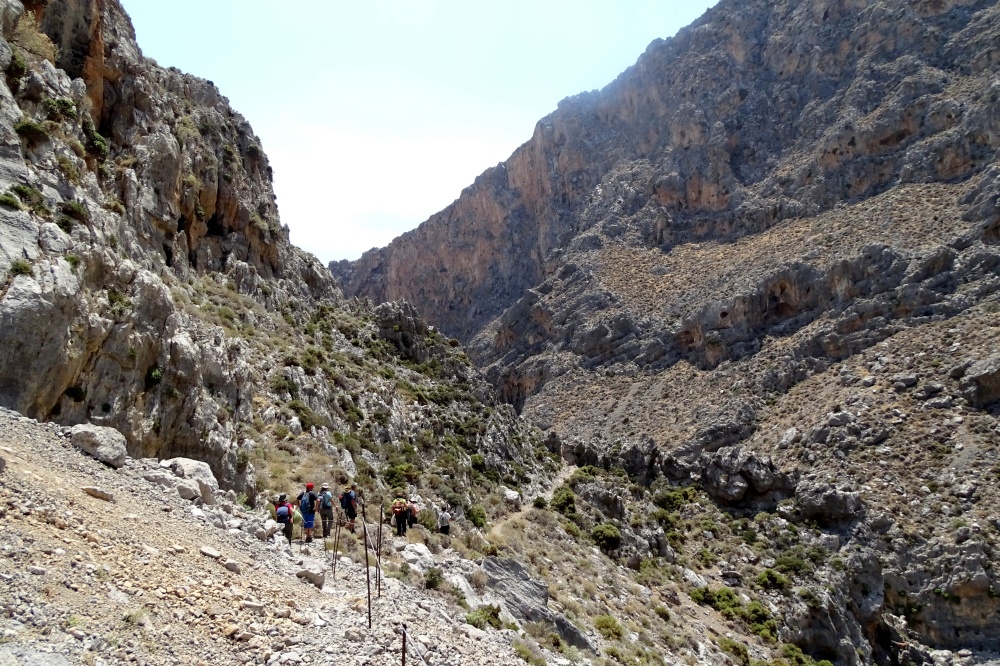 Πεζοπορία στο Νομό Λασιθίου και στη διαδρομή Ετιά – Φαράγγι Περβολακίων – Μονή Καψά (Pics)