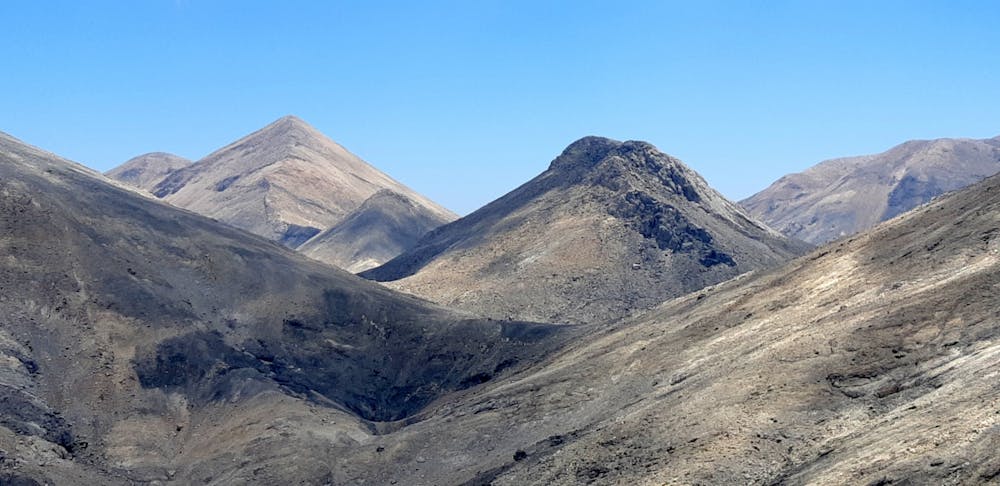 Ορειβατική Πεζοπορία στα Λευκά Όρη, σε ένα αφιλόξενο και σεληνιακό τοπίο (Pics) runbeat.gr
