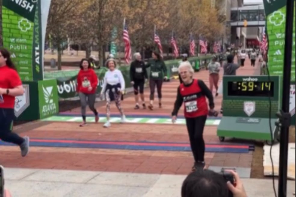 98χρονη τερμάτισε σε αγώνα 5 χιλιομέτρων! (Vid)