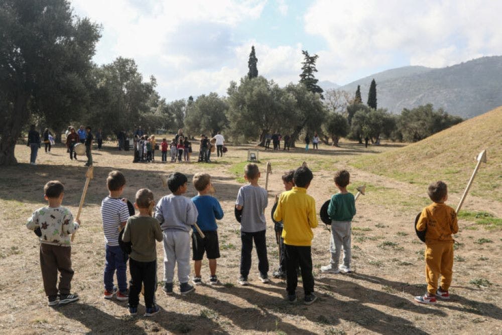 39ος ΑΜΑ: Με σπουδαίους καλλιτέχνες και λιλιπούτειους «μαραθωνομάχους» η τελετή έναρξης runbeat.gr
