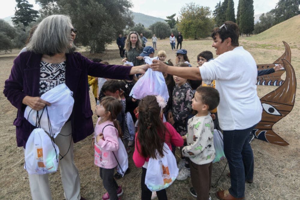 39ος ΑΜΑ: Με σπουδαίους καλλιτέχνες και λιλιπούτειους «μαραθωνομάχους» η τελετή έναρξης runbeat.gr