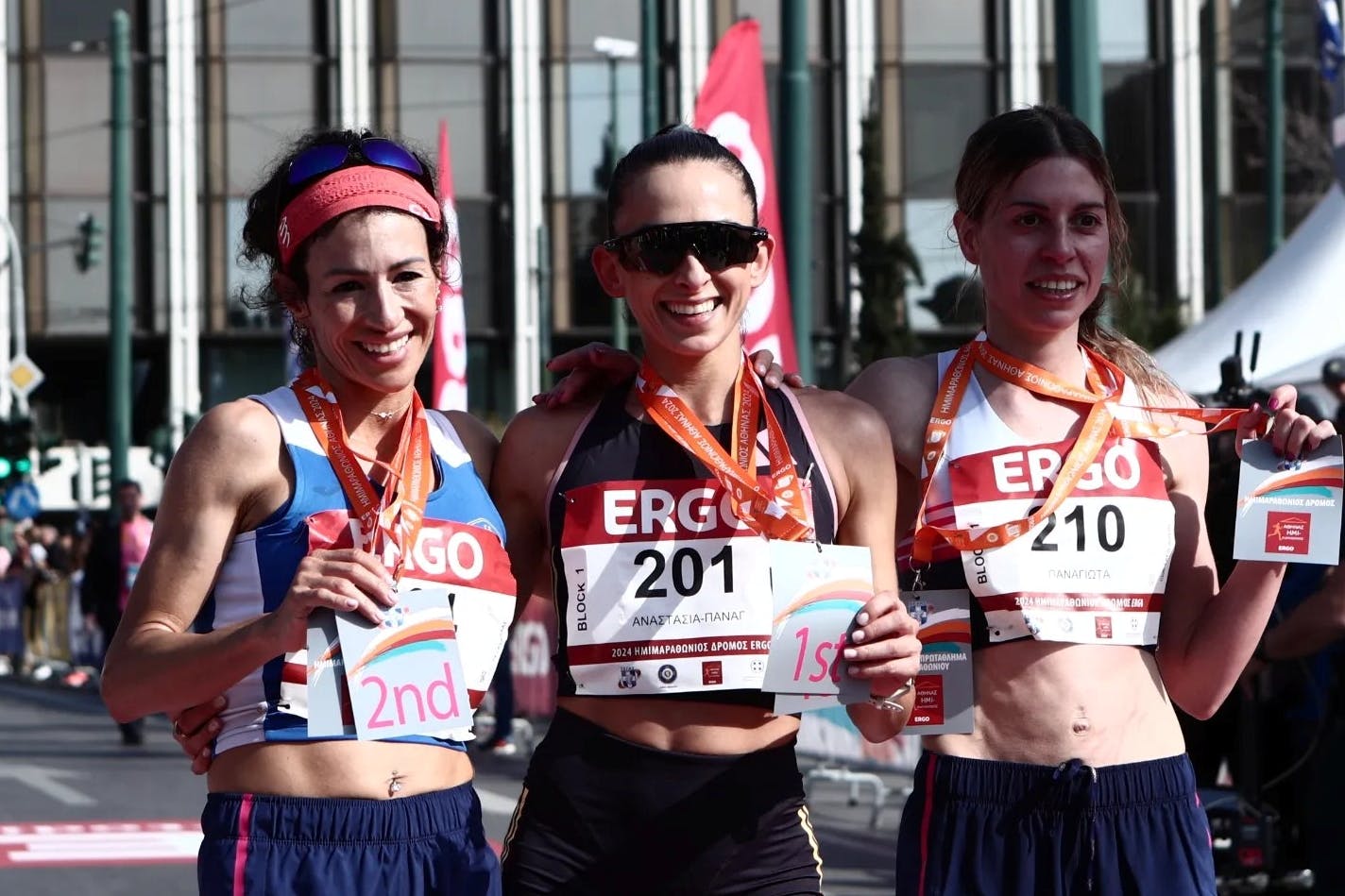 Ημιμαραθώνιος Αθήνας 2024: Νικήτρια στην πρώτη της συμμετοχή η Μαρινάκου με ρεκόρ διαδρομής! (Vid)