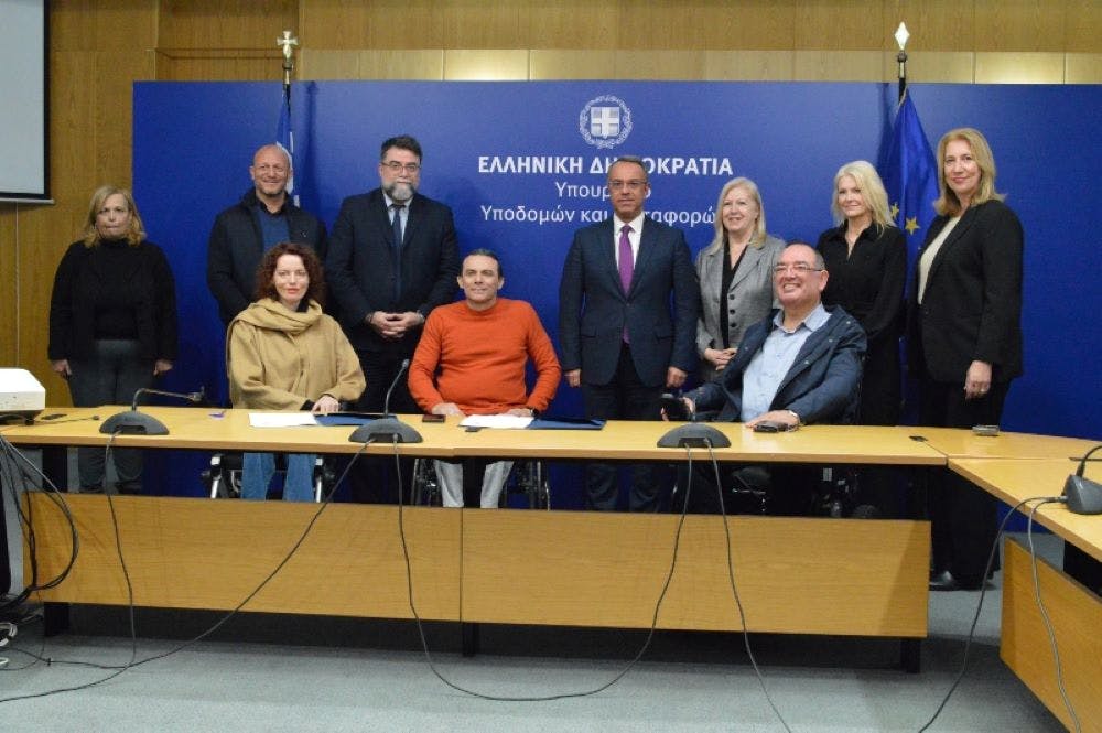 Υπογράφηκε Μνημόνιο μεταξύ ΕΑΟΜ ΑμεΑ και Υπουργείο Υποδομών και Μεταφορών Υπογράφηκε Μνημόνιο μεταξύ ΕΑΟΜ ΑμεΑ και Υπουργείο Υποδομών και Μεταφορών