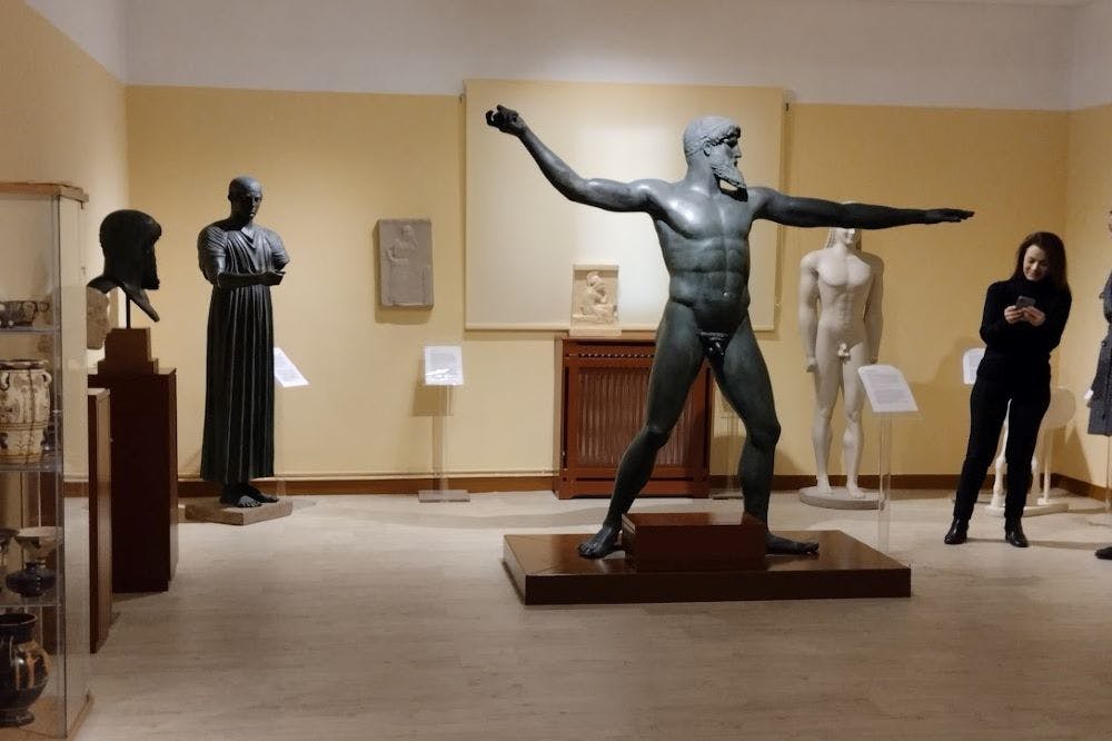 Παρουσιάστηκε το βιβλίο «Πέντε κύκλοι ένας κόσμος Ολυμπιακοί Αγώνες και Αξίες» runbeat.gr