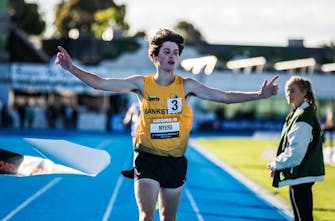 Φοβερός Αυστραλός έφηβος έσπασε το παγκόσμιο ρεκόρ U16 ρεκόρ του Jakob Ingebrigtsen στα 1.500 μέτρα!