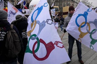 Γαλλία: Συνεχίζονται οι διαδηλώσεις αστυνομικών ενόψει των Ολυμπιακών Αγώνων (Vid)