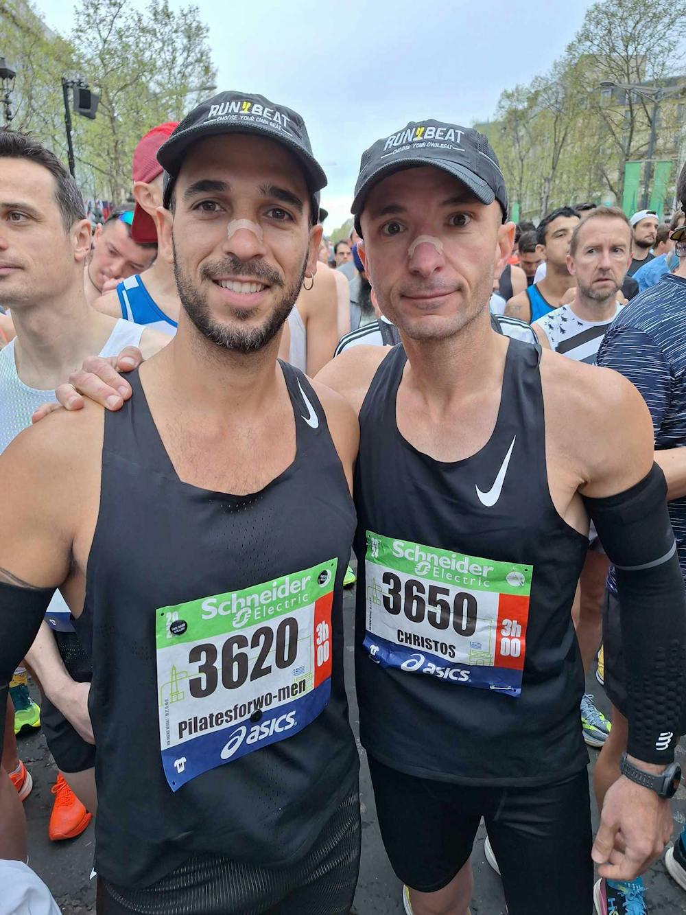 Ο Χρήστος Κώνστας πρώτος Έλληνας στο Παρίσι – Έντονο το «γαλανόλευκο» στοιχείο στην Γαλλία runbeat.gr