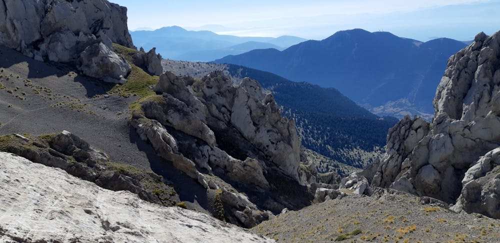 Νότιος Παρνασσός: Μία μοναδική πεζοπορία στην κορυφή «Τσάρκος» (Pics) runbeat.gr