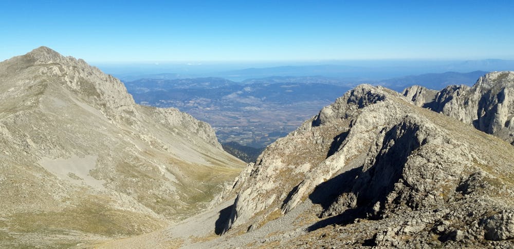 Νότιος Παρνασσός: Μία μοναδική πεζοπορία στην κορυφή «Τσάρκος» (Pics) runbeat.gr