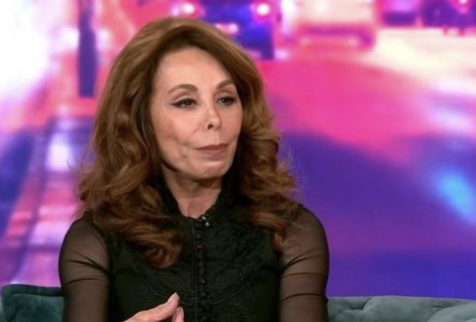 Βούλα Πατουλίδου: «Δεν έκανα πλαστική για να μου φτιάξει η διάθεση, ένιωθα μειονεκτικά, είχα κόμπλεξ»