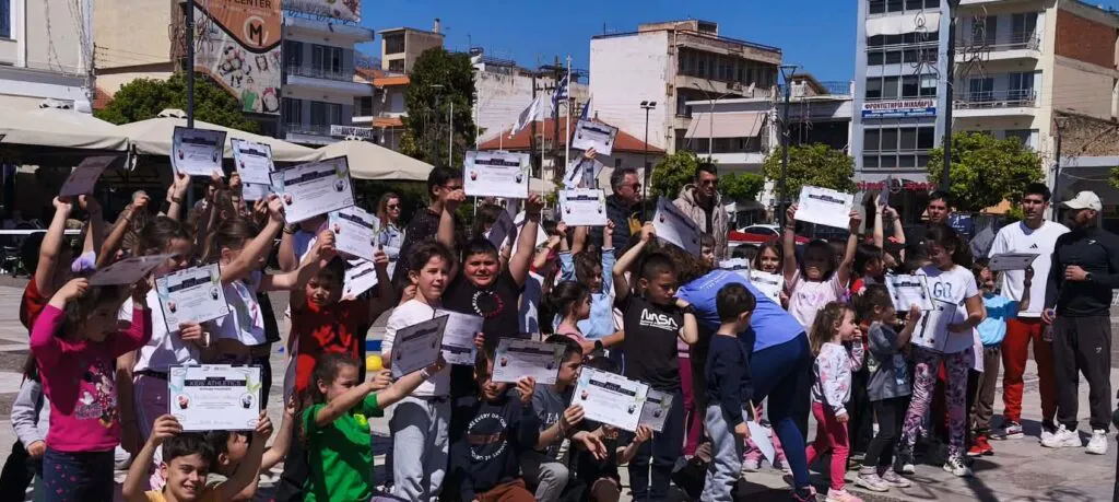 Με δεκάδες παιδιά τα Kids Athletics στο κέντρο της Σπάρτης στο πλαίσιο του Run Greece