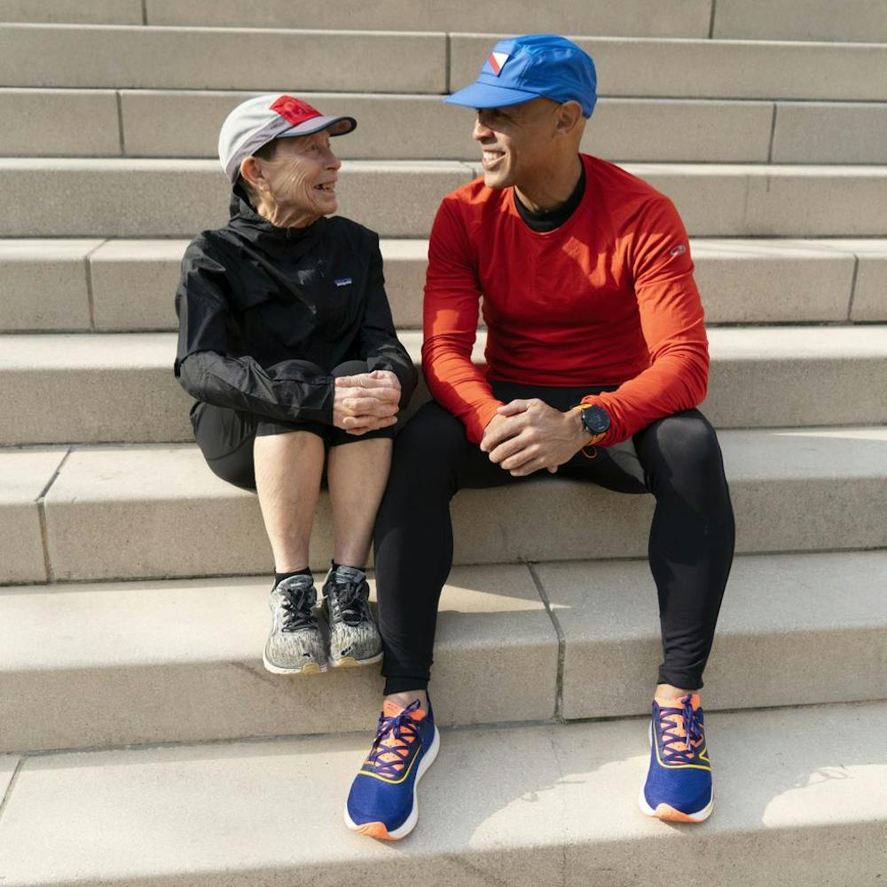 81χρονη μητέρα και ο 56χρονος γιος της δείχνουν ότι δεν είναι ποτέ αργά να ξεκινήσουμε το τρέξιμο! runbeat.gr