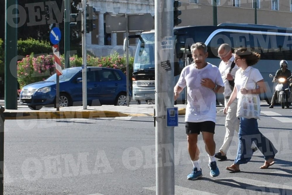 Ο Νικολά Σαρκοζί βγήκε για τρέξιμο στο κέντρο της Αθήνας! (Pics & Vid) runbeat.gr 