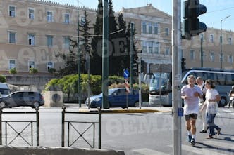 Ο Νικολά Σαρκοζί βγήκε για τρέξιμο στο κέντρο της Αθήνας! (Pics & Vid)