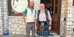 Πρώην Σκωτσέζος βουλευτής τρέχει μαραθώνιο στα βουνά της Πελοποννήσου, φορώντας το κιλτ του
