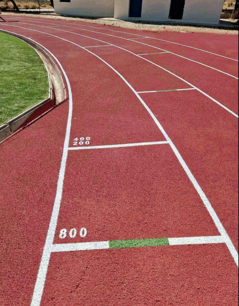 Έτοιμο το πανέμορφο στάδιο στίβου στη Σύρο (Pics) runbeat.gr