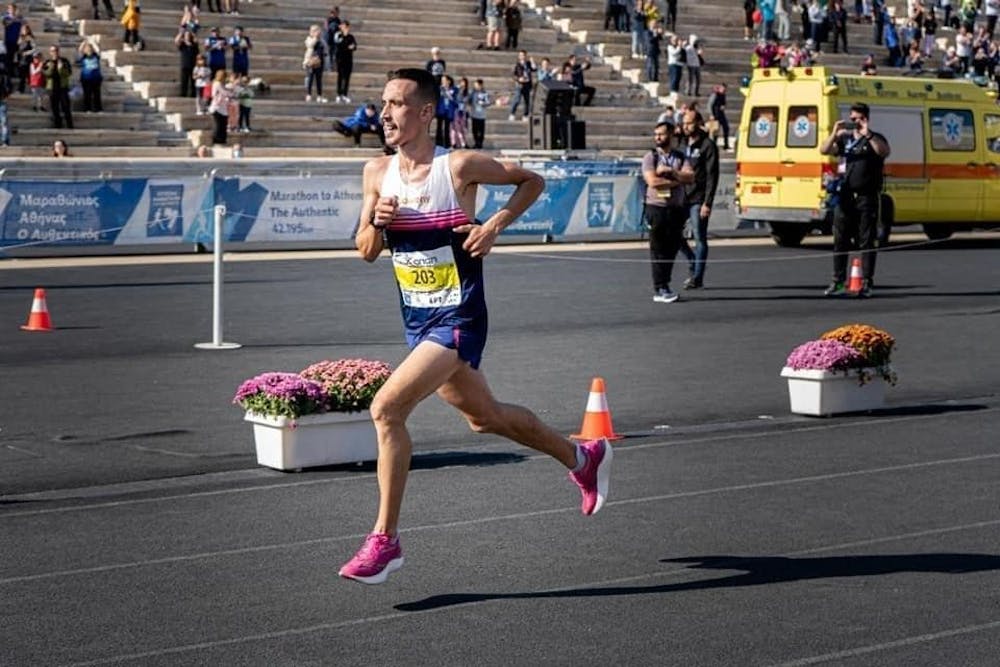 Κ. Σταμούλης: Το ντεμπούτο στον μαραθώνιο, το ατομικό ρεκόρ στα 10.000μ. και η κορυφαία επίδοση στην Ελλάδα στα 5.000μ. runbeat.gr 