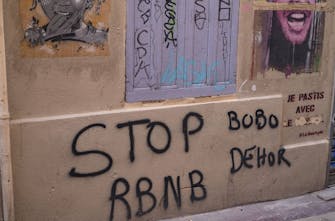 Ολυμπιακοί Αγώνες: Οι κάτοικοι της Μασσαλίας άνοιξαν… πόλεμο με τα Airbnb (Vid)
