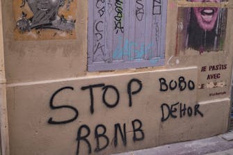 Ολυμπιακοί Αγώνες: Οι κάτοικοι της Μασσαλίας άνοιξαν… πόλεμο με τα Airbnb (Vid)