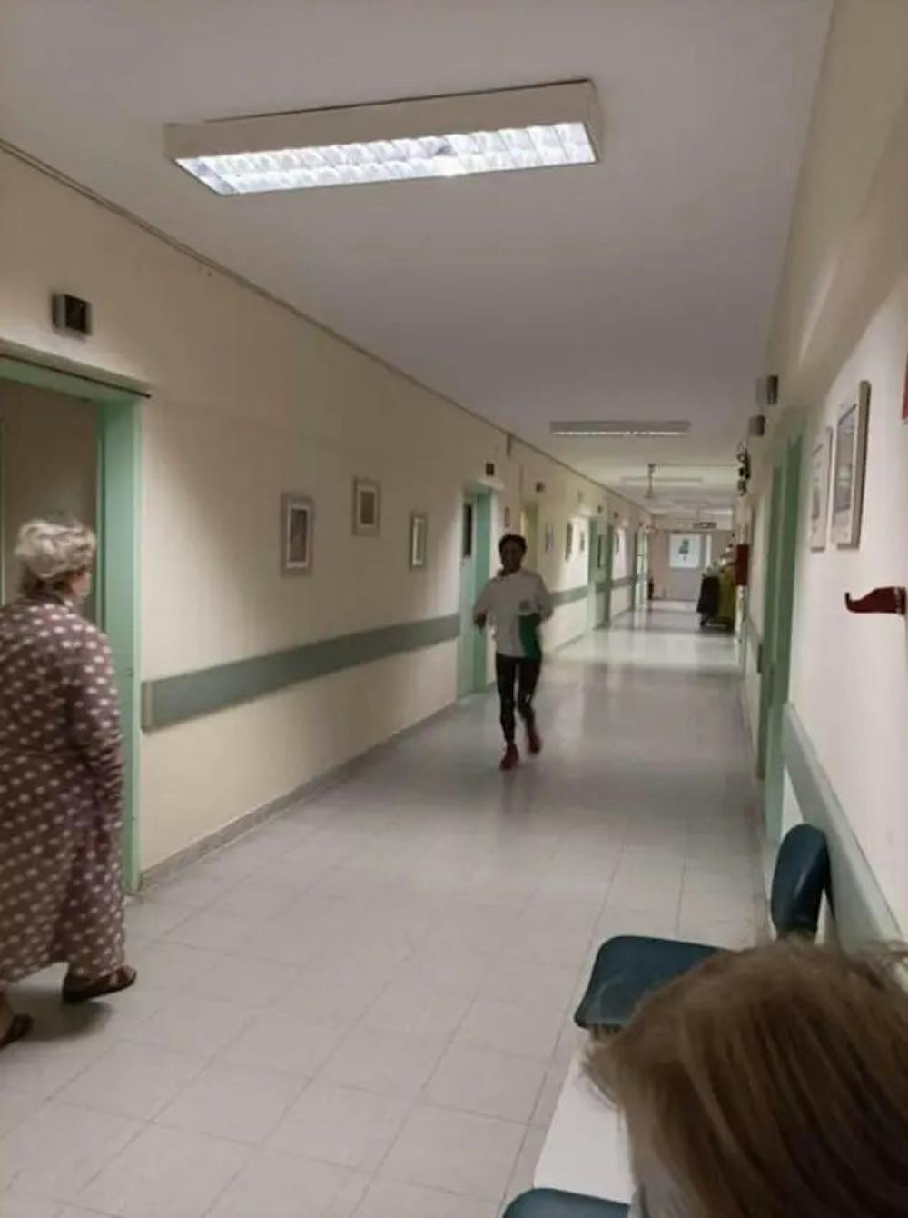 Απίστευτη Σόνια Τσεκίνι: Έκανε προπόνηση στους διαδρόμους του νοσοκομείου μετά την τρίτη της σοβαρή εγχείρηση! runbeat.gr 