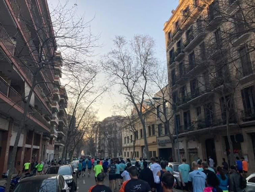 Με αρκετούς Έλληνες έγινε ο Ημιμαραθώνιος της Βαρκελώνης την περασμένη Κυριακή (Pics) runbeat.gr