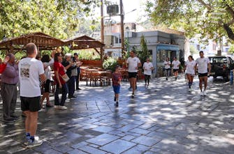 Χίος: Με τον Μερούση πρώτο λαμπαδηδρόμο έγινε η Τελετή αφής της φλόγας για τα 200 χρόνια των σφαγών (Vid)