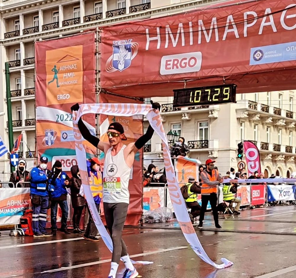 Ημιμαραθώνιος Αθήνας: Πρωταθλητής στο Πανελλήνιο ο Καραΐσκος – Νικητής ο Corneschi με ρεκόρ διαδρομης runbeat.gr 