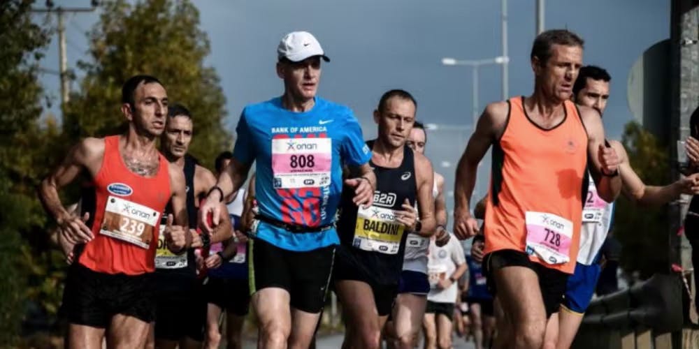 Οι πρωτοεμφανιζόμενοι του Πανελλήνιου Πρωταθλήματος Μαραθωνίου με τα «γκρίζα» μαλλιά runbeat.gr