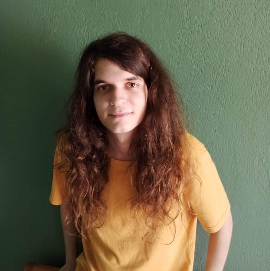 Πάνος Κατσαρός